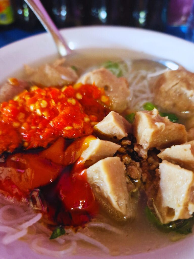 Chicken meatballs and spicy sauce