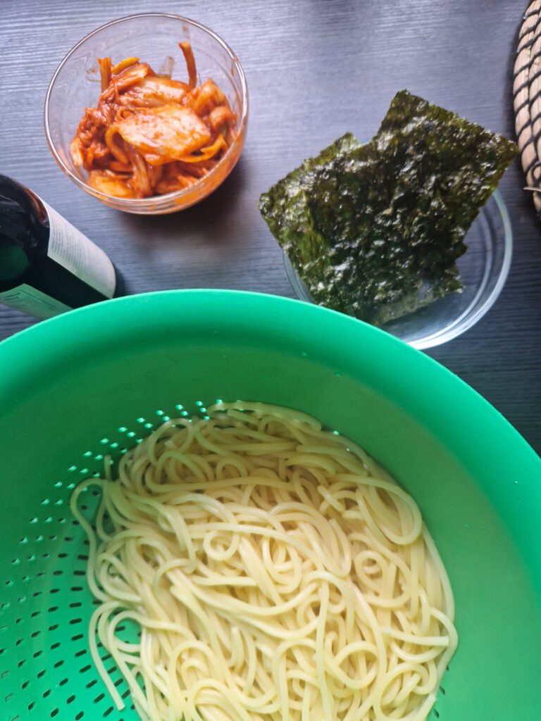 Preparation of kimchi noodles