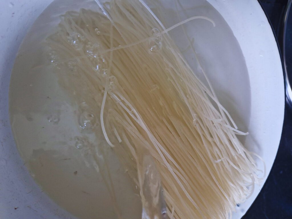 Soaked vermicelli