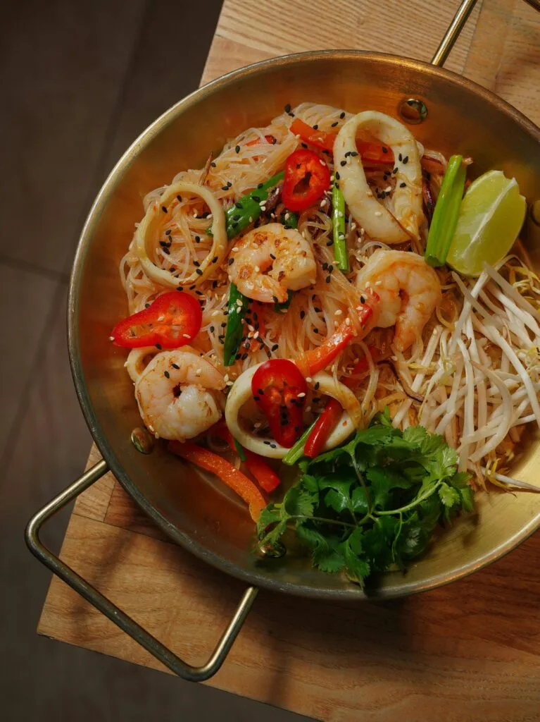 Pad Woon Sen with Shrimp (Easy Thai Stir-Fry You’ll Love!) 7 Thai stir-fry glass noodle with shrimp