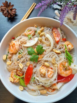 Yum Woon Sen (Glass Noodles Salad)