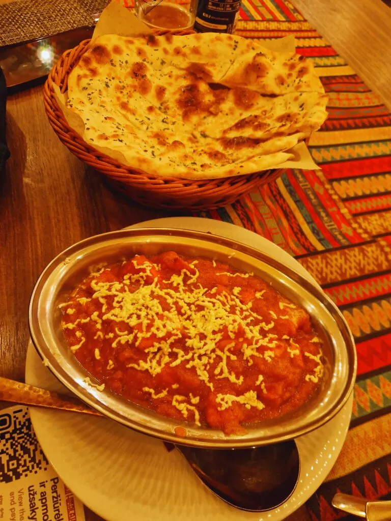Ground beef tikka masala with garlic naan