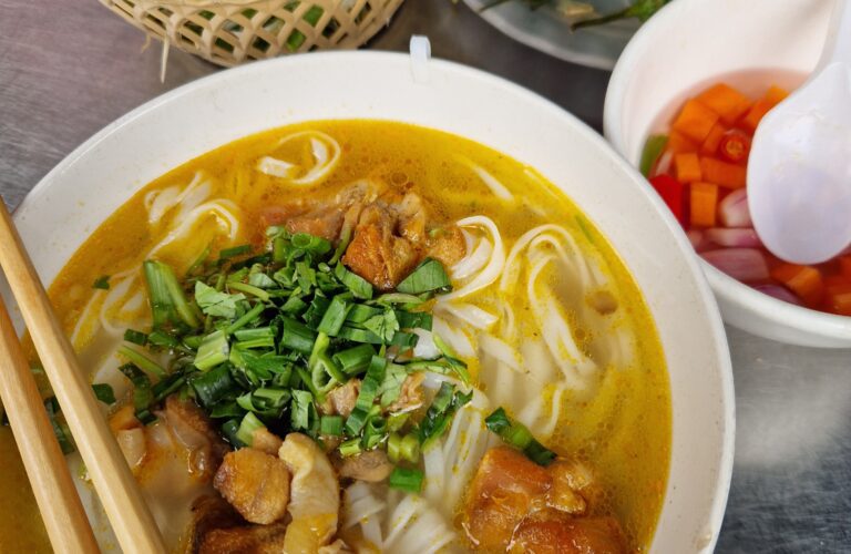 Simple Chicken Pho (Pho Ga)