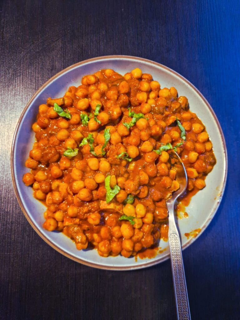 Creamy and delicious chickpea curry