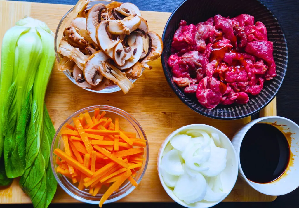 Easy Beef Yaki Udon — Ready in 15 Minutes! 3 The ingredients that you need