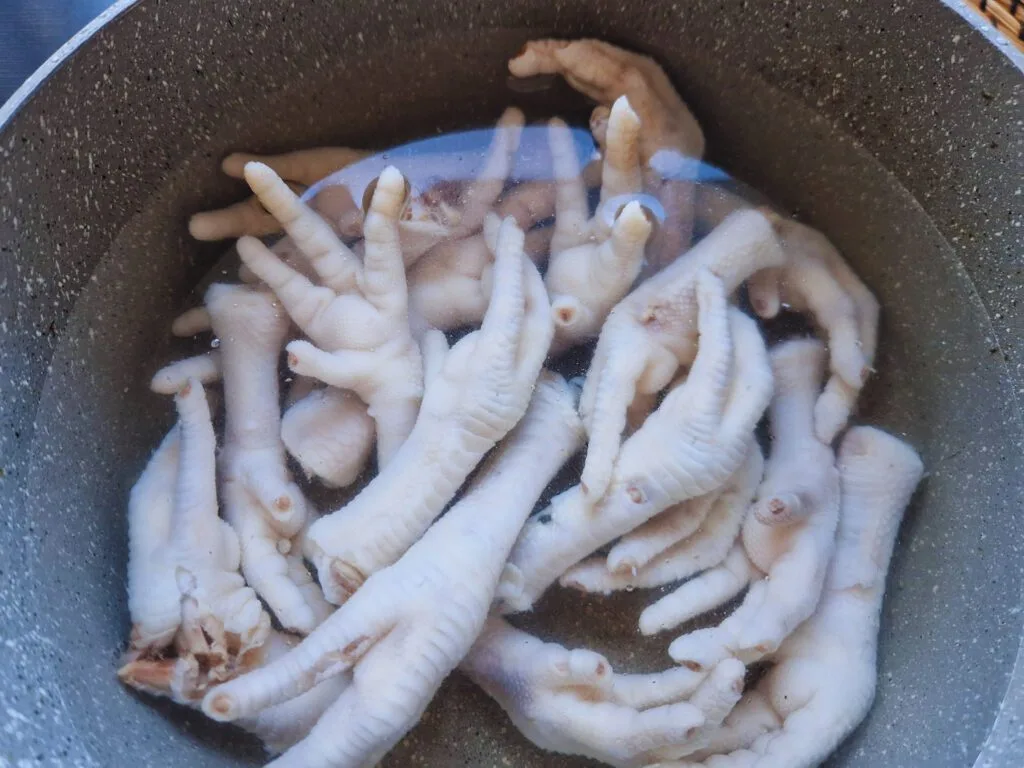 How to Make Thai Chicken Feet Salad at Home 4 2ea08abb d339 42f7 9cab 6fd6185a7015